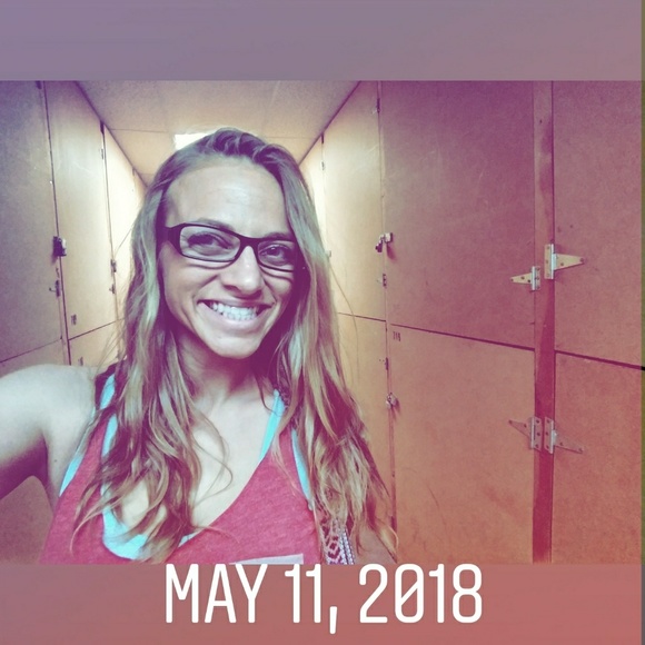 Meet your Posher, Caroline - Picture 2 of 4